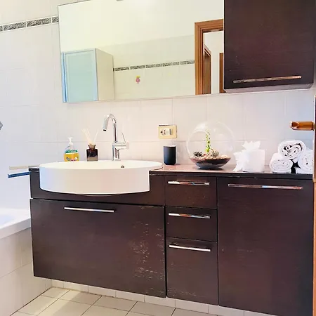 Very Big With 2 Balcony In Navigli District شقة ميلان