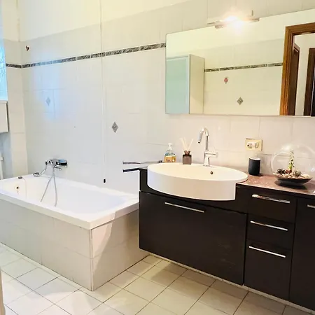 Very Big With 2 Balcony In Navigli District ميلان
