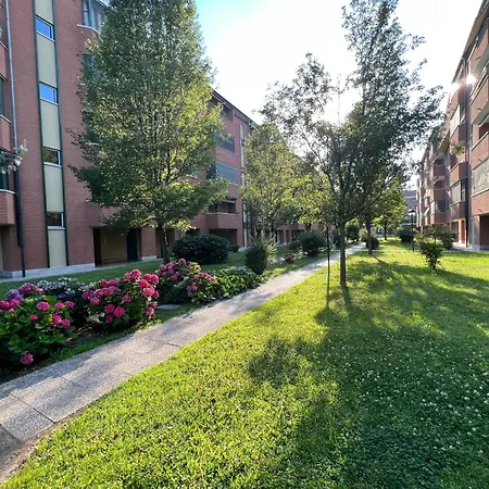 Very Big With 2 Balcony In Navigli District شقة