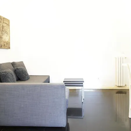 Apartament Bilocale Zona 200metri Da Stazione