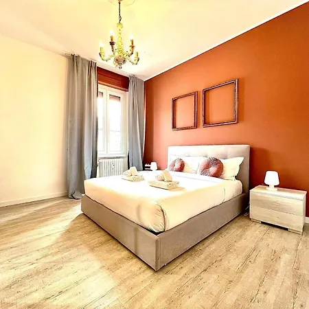 Apartment-navigli-house Of Mirrors Milan