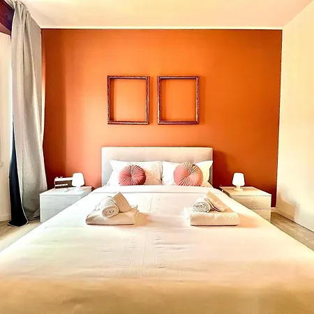 Apartment-navigli-house Of Mirrors