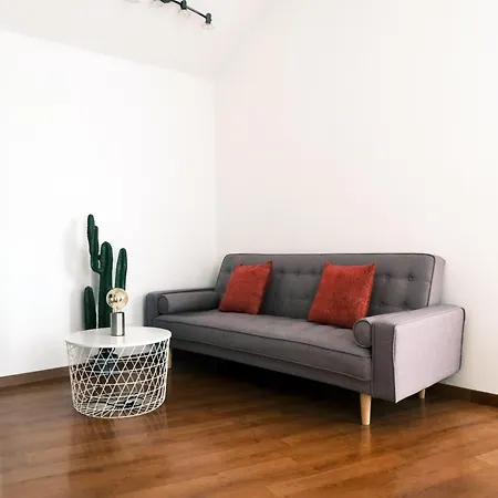 Comecasa 2 Bdr 450mt From Duomo