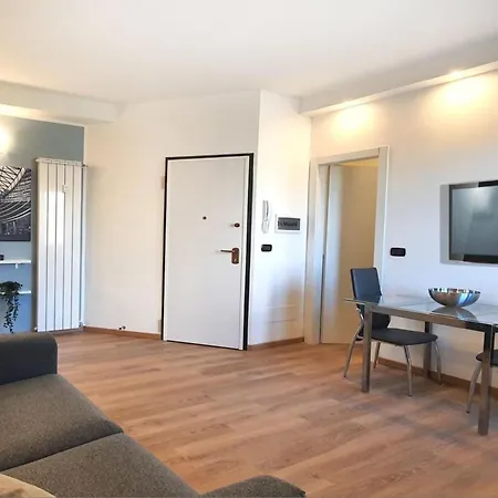 דירה Smart - 1min From The Subway *