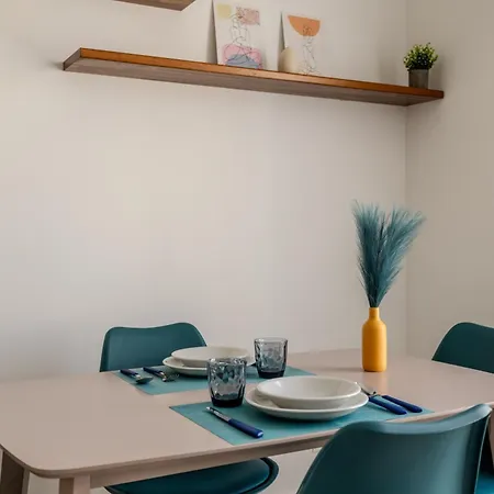 Stylish & Cozy Loft Near Life - Metro 50m Daire