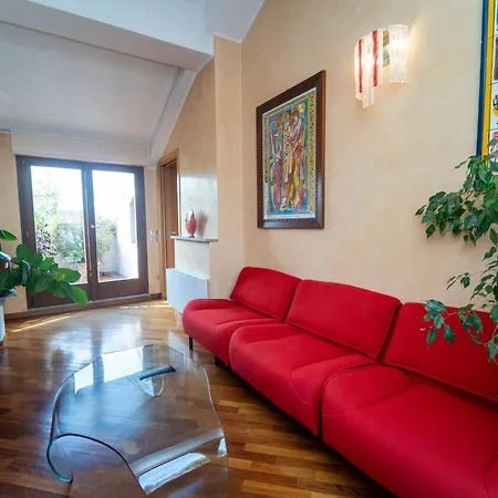 Penthouse Isola, A Few Steps From Offices Cortina 26 *