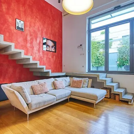 Ampia Casa Indipendente Con Giardino Privato * Милан
