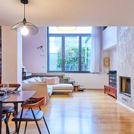 Ampia Casa Indipendente Con Giardino Privato