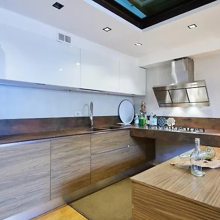 Ampia Casa Indipendente Con Giardino Privato Апартаменты Милан