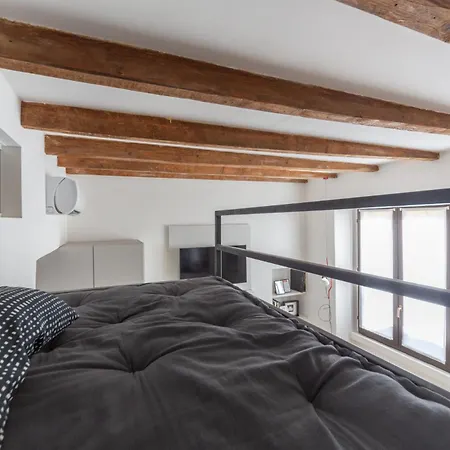 Stylish Loft In Porta Romana Daire Milano
