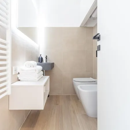 Stylish Loft In Porta Romana Daire Milano