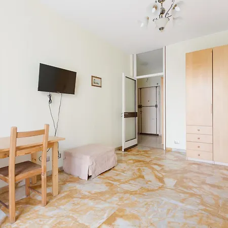 Stazione - Bilocale Con Cucina Separata Apartment Mailand