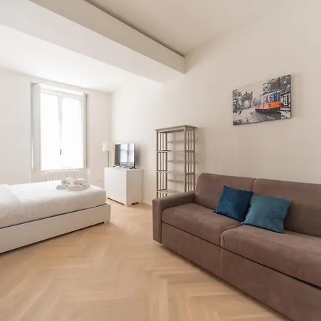 Apartment Charming 2-bedroom In Milanese Building