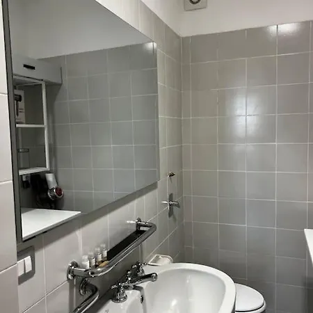 アパート Stadio Fiera Ampio E Luminoso Con Balcone *