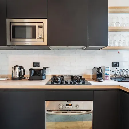 Citylife View And 10 Minutes By Walk Modern Apartment