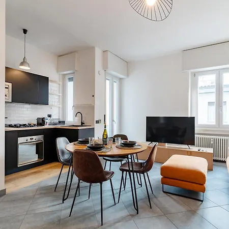 Citylife View And 10 Minutes By Walk Modern Apartment Milan
