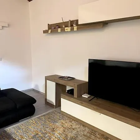 Immense Secret Cave * Μιλάνο