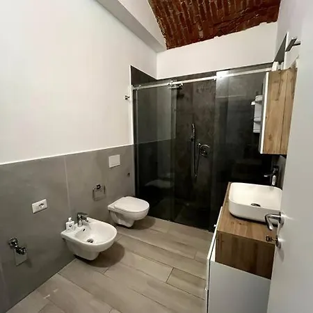 Immense Secret Cave Appartement