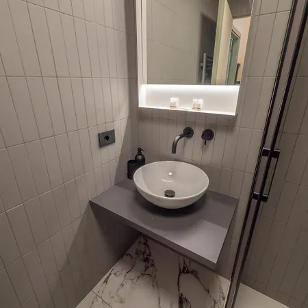 Appartamento Xenia - Renovated Two-room In Sant'ambrogio *