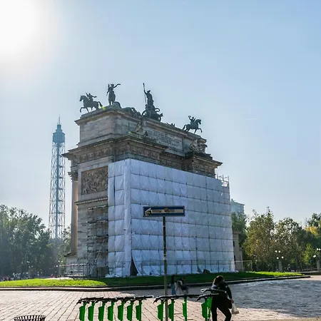 Brand New Via Melzi D'eril 18 4 Pax