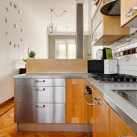 Joivy Bright 1br Flat Near Mudec Museum Apartament