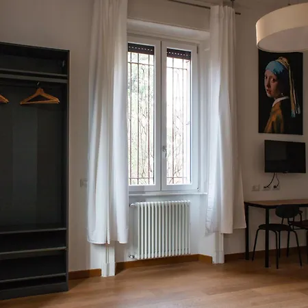 Rrrapido Holy And - Via Sardegna Gasthuis Milaan