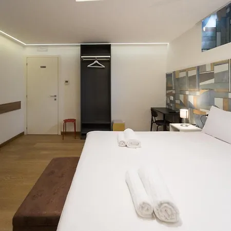 Rrrapido Holy And - Via Sardegna 3* Milaan