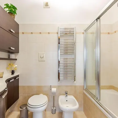 Oasi Di Relax Con Box Privato E Balcone, Vicino M1 Apartment Milan