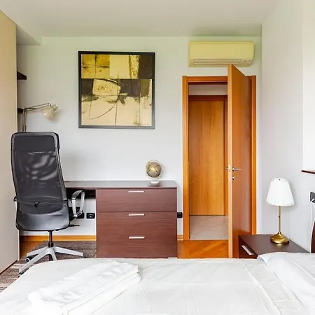 Apartment Oasi Di Relax Con Box Privato E Balcone, Vicino M1 Milan