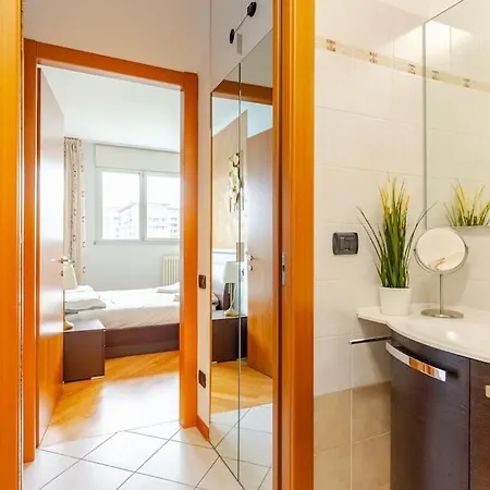 Apartament Oasi Di Relax Con Box Privato E Balcone, Vicino M1