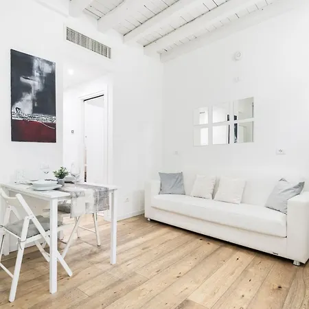 Appartamento Amazing, New & Fully Furnished In Duomo