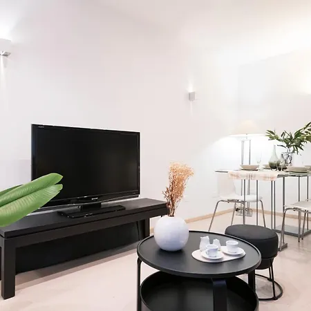 Easylife - Santa Cecilia 6 - Duomo Apartment *