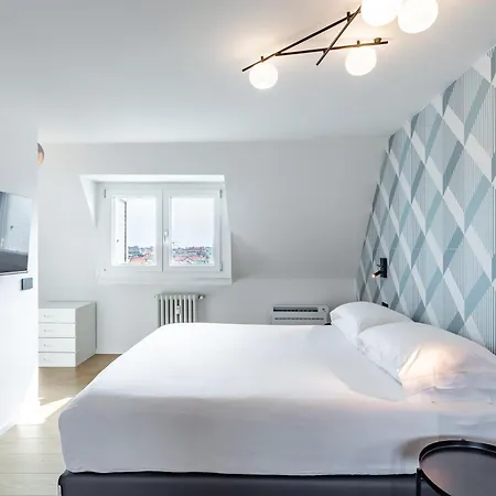 15 Min From Duomo & Brera Apartment