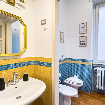 The Boutique - Repubblica - Station *