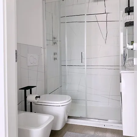 Cardano Blue - 5 Min Da Stazione Apartament