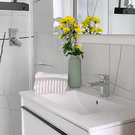 Apartament Cardano Blue - 5 Min Da Stazione *