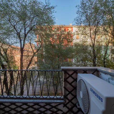 Apartment In Stile, Comodo Ed Elegante