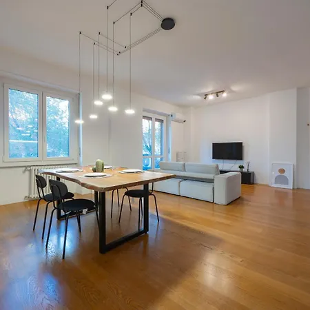 Apartment In Stile, Comodo Ed Elegante