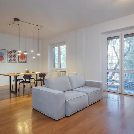 In Stile, Comodo Ed Elegante Apartment *
