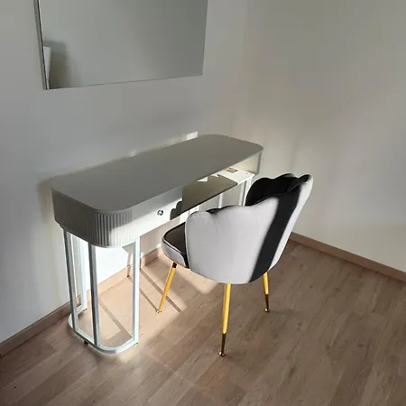 Apartament Spacious 3br Flat Bignami