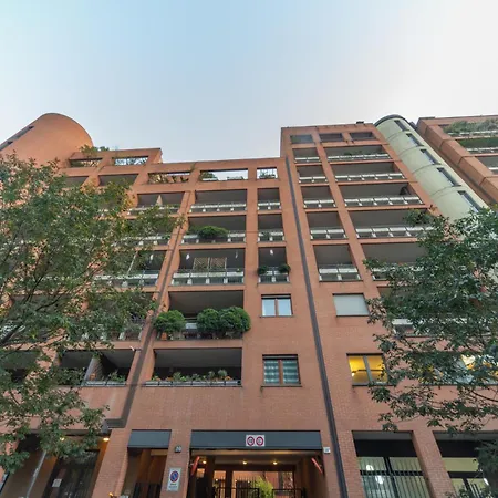 Modern Oasis Opposite Bosco Verticale * 米兰