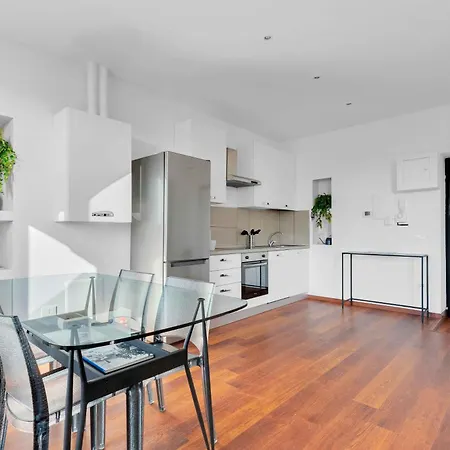 - Porta Venezia View Apartment