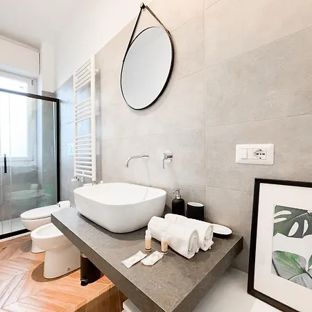 Moderno Bilocale Vicino A Fondazione Prada شقة