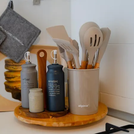 Casa Soperga, Corso Buenos Aires, Loreto, *