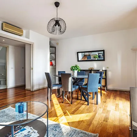 Elegant 2 Bedrooms Near Duomo *