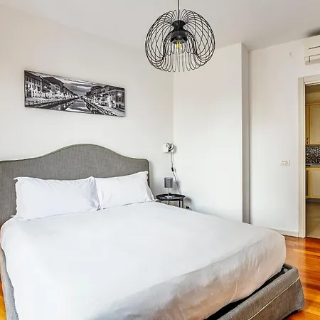 Апартаменты Elegant 2 Bedrooms Near Duomo