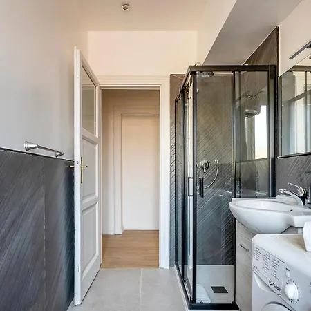 Exclusive 3 Bedrooms In Brera Mediolan