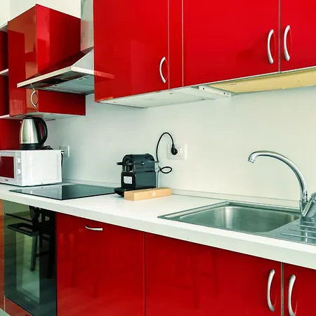 Апартаменты Joivy Charming 2br Flat Near Citylife