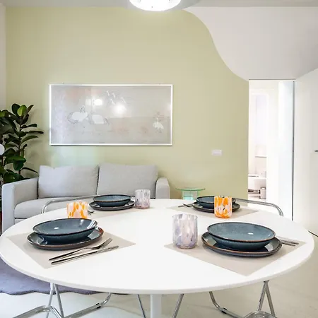 Apartment Isola Urban Oasis - Cozy & Stylish Milan