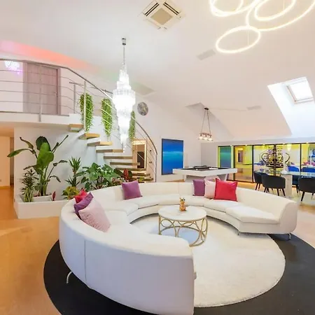 Piscina Interna Privata E A Apartment